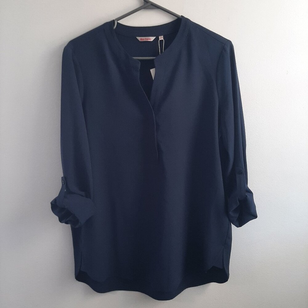 Max Mocos Medium shrink-wrapped long-sleeved sweater chic and cozy
